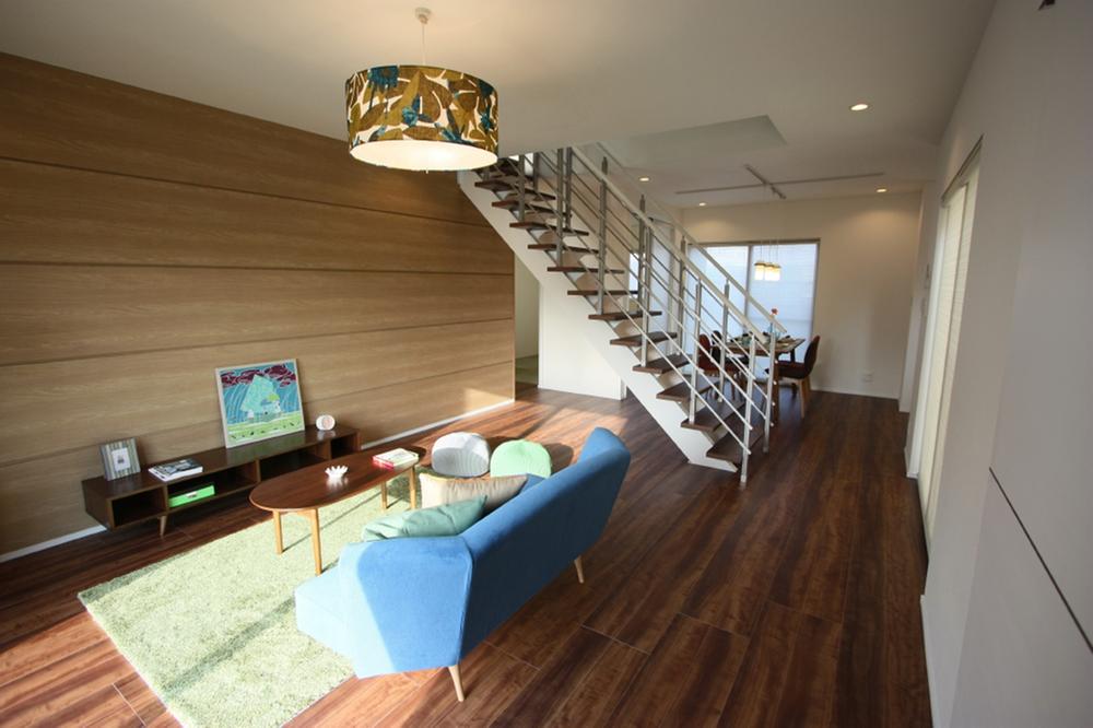 Living. Living is spacious 22 Pledge! ! 