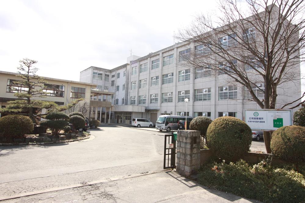 Junior high school. Kizugawa stand Kizu until junior high school 750m