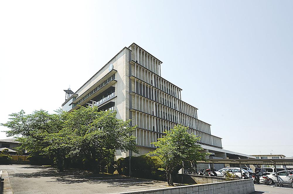 Government office. Kizu 1250m to city hall