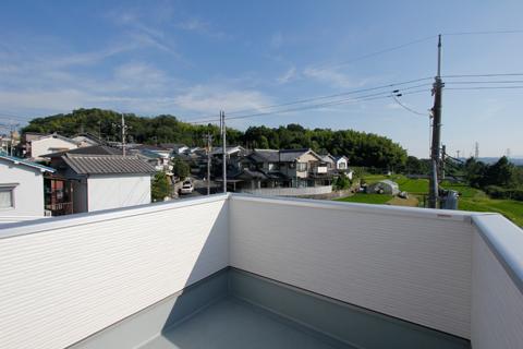 View photos from the dwelling unit. View from local (07 May 2013) Shooting