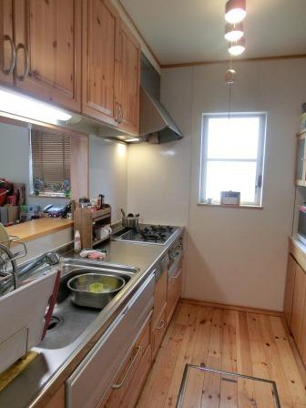 Kitchen. Kitchen also has been aligned with the woodgrain, It is very beautiful to your!