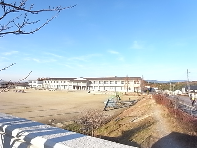 Primary school. 337m until kizugawa stand Umemidai elementary school (elementary school)