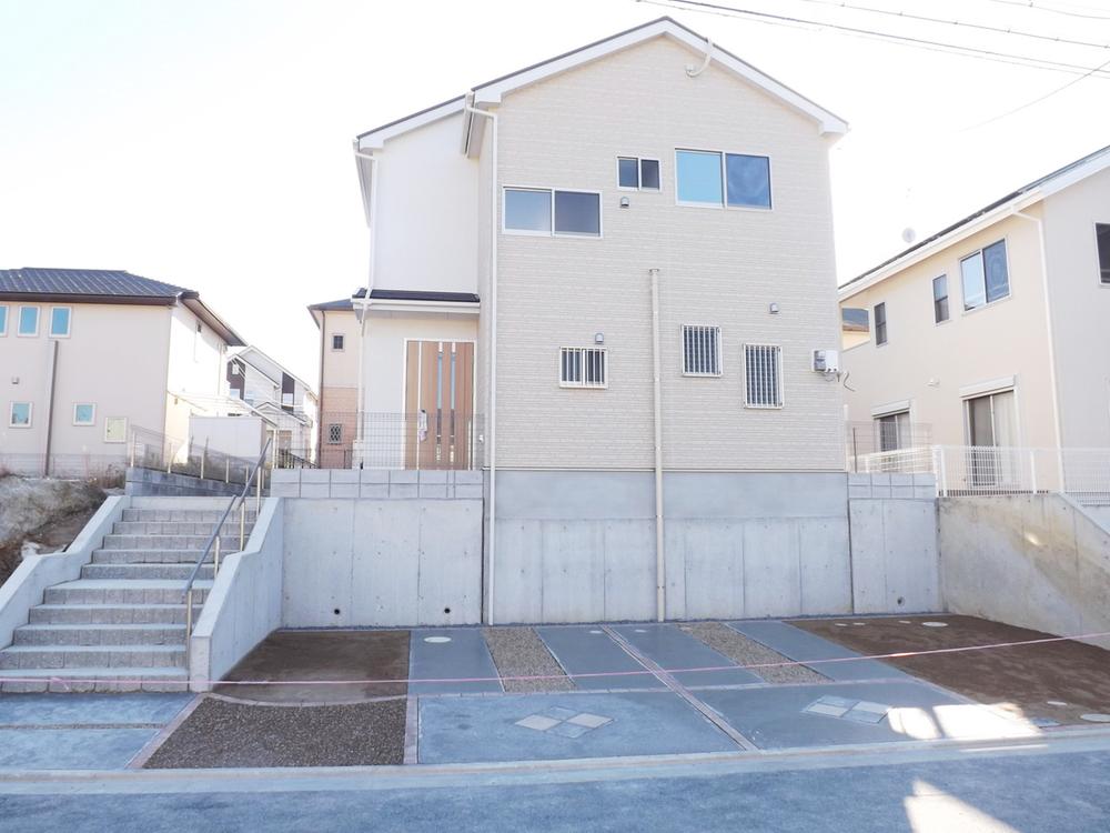 Local appearance photo. Stylish appearance! Saideingu adopted with cleaning function! 