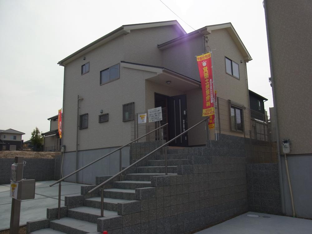 Local appearance photo. Local (11 May 2013) Shooting