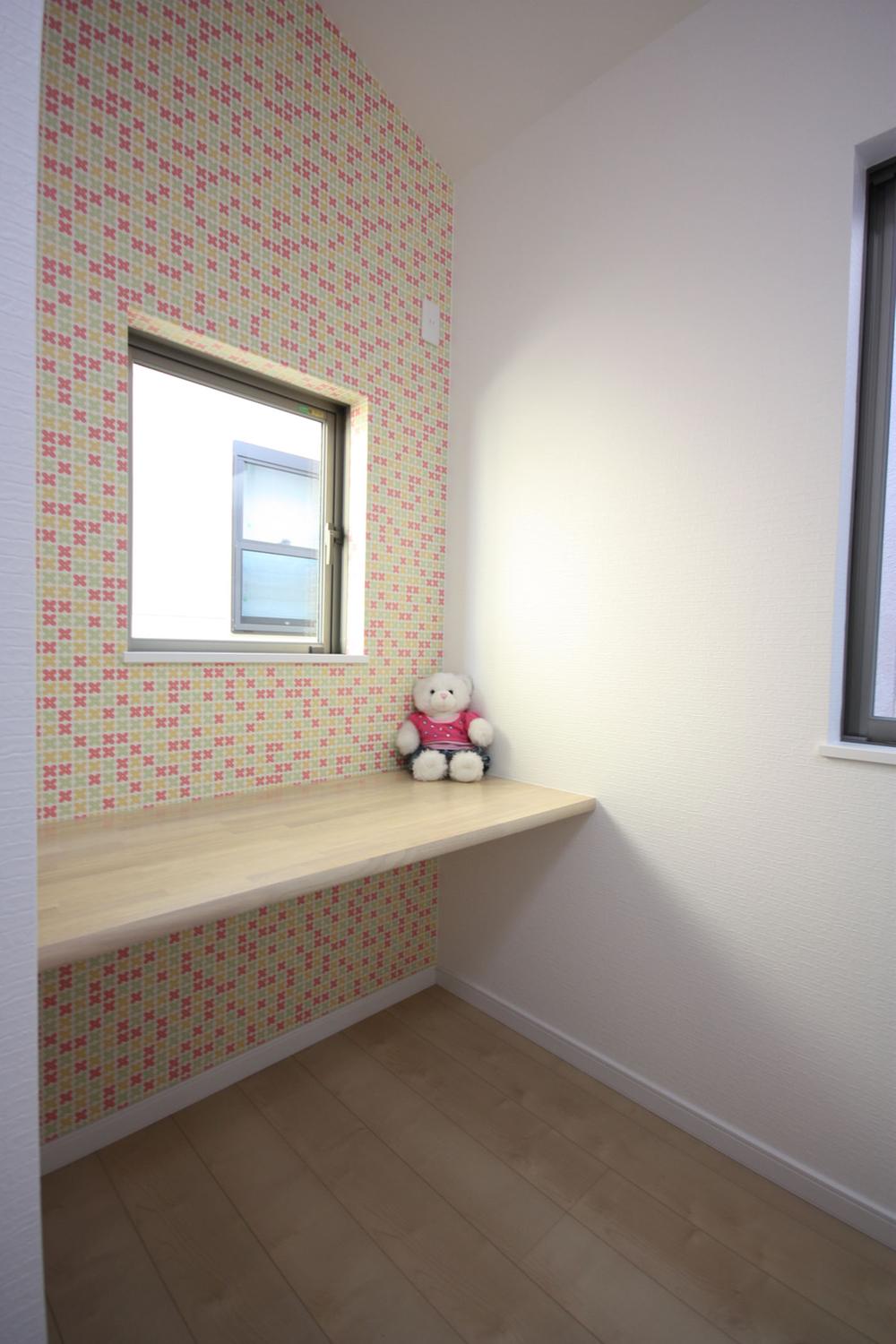 Building plan example (introspection photo). The children's room of accent, Such a lovely wallpaper is also recommended. Effortlessly move No need for desk. 