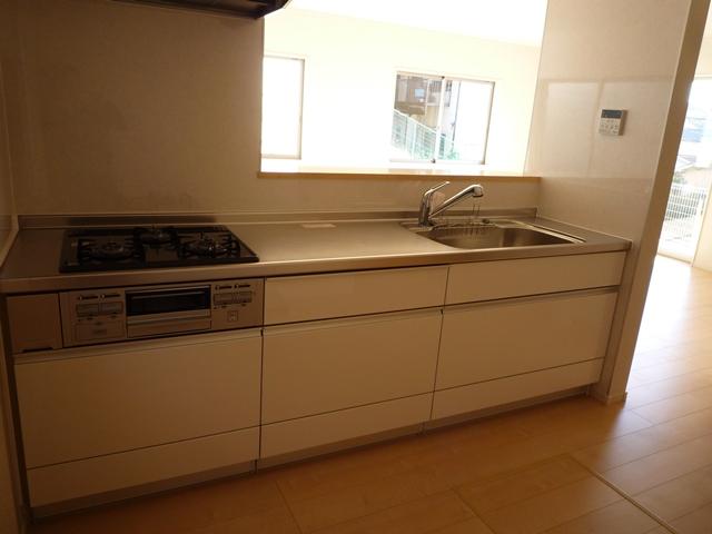 Same specifications photo (kitchen). Same construction photo (kitchen)