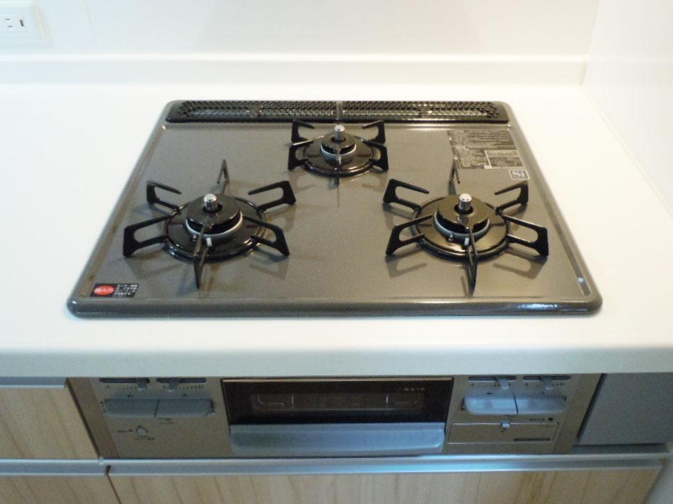Same specifications photo (kitchen). Gas 3-burner stove specification (company example of construction photos)