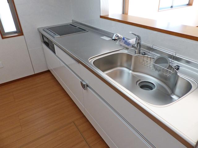 Kitchen. Local photos (living) slide storage type, With built-in water purifier faucet