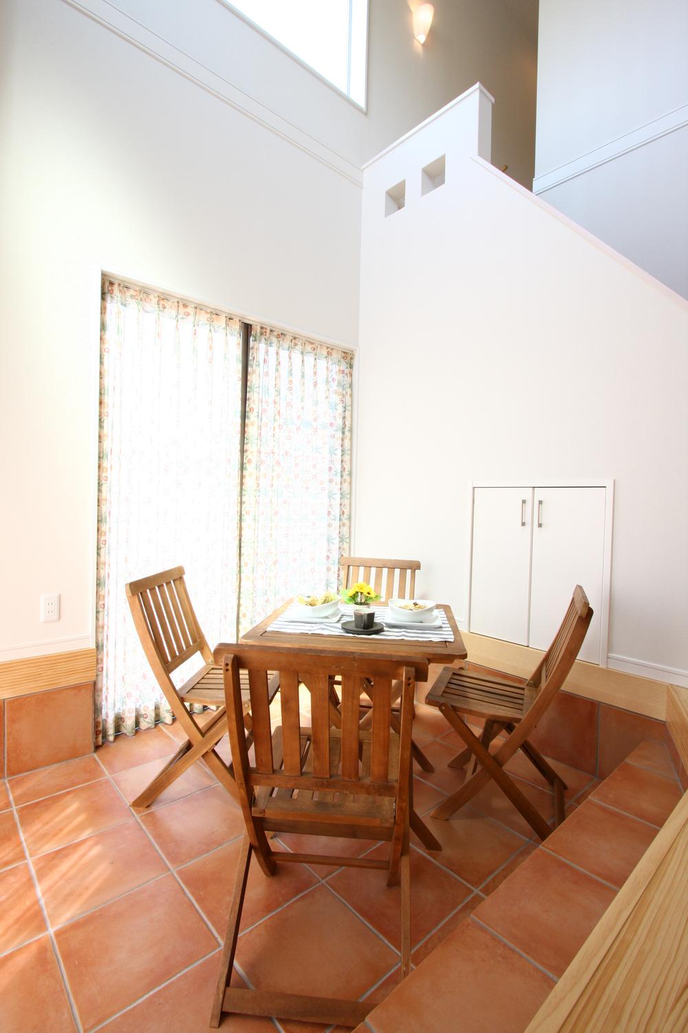 Living. Party at the family weekend, Weekdays can be used to mom Board "Cafe There is also a feeling of opening in the DOMA "blow, It is a space that would go involuntarily also talk.