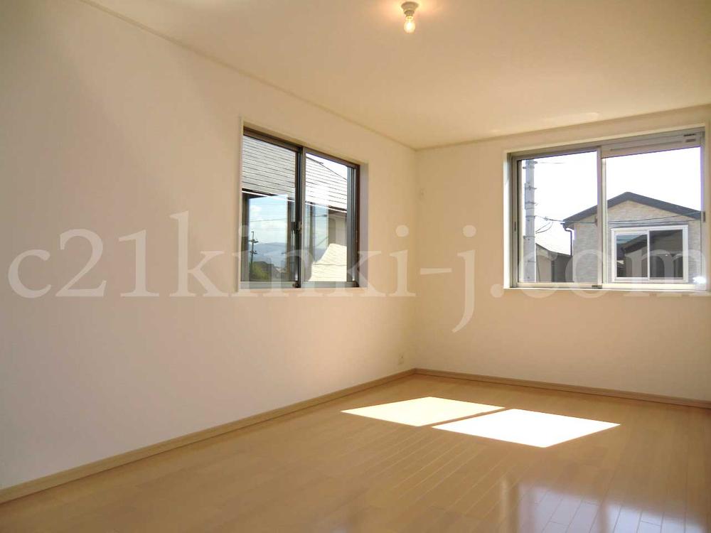 Same specifications photos (Other introspection). Same specifications photo (Western-style introspection)