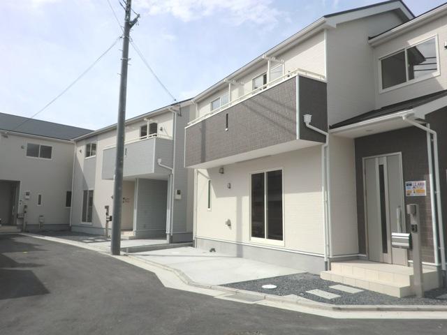 Same specifications photos (appearance). Same specifications photos (appearance) all 20 compartments large subdivision in the! 10 compartment sale!