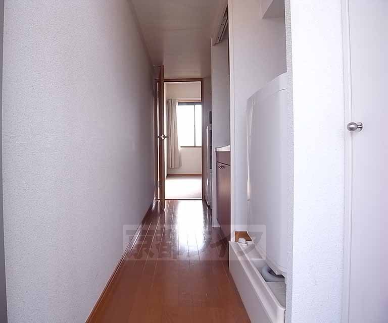Other room space. Beautiful corridor.