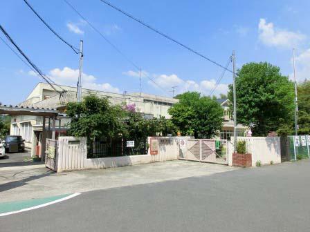 kindergarten ・ Nursery. It is a short 1049m bicycle to Kyotanabe Municipal Matsuigaoka kindergarten.