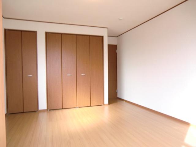 Same specifications photos (Other introspection). Each room closet with storage