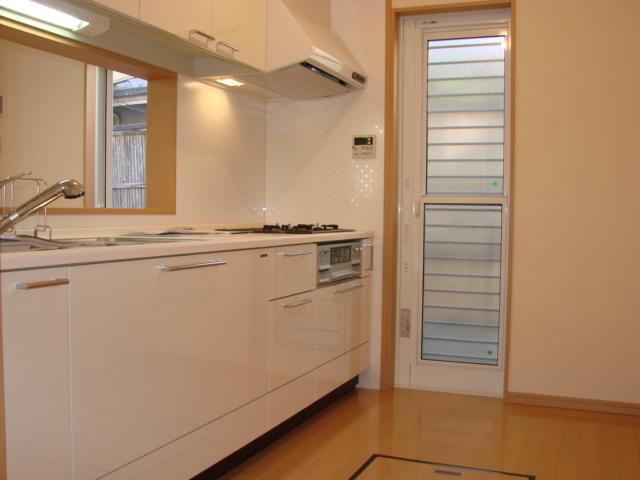 Same specifications photo (kitchen)