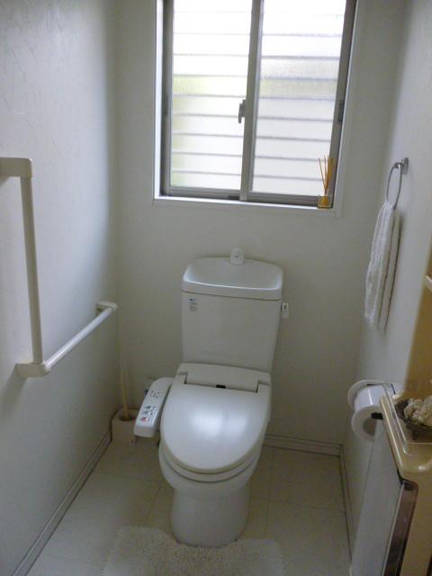 Toilet. First floor second floor both to the toilet ・ There is a wash basin