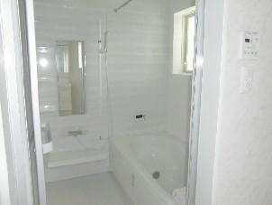 Bathroom. T No. land bathroom
