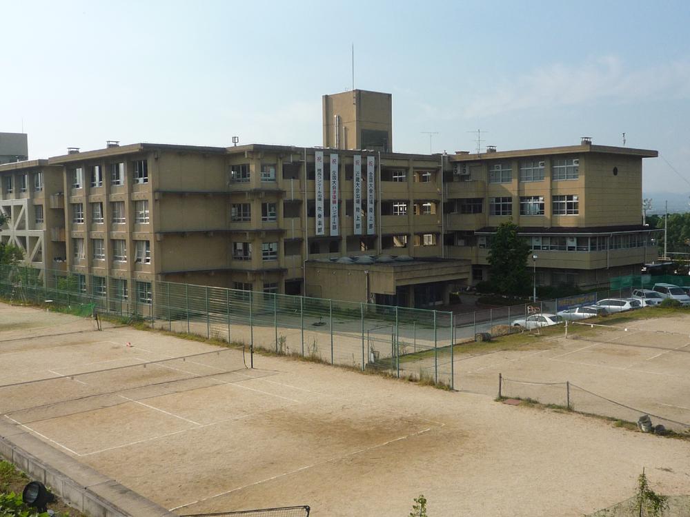 Junior high school. Kyotanabe Municipal Osumi until junior high school 1179m