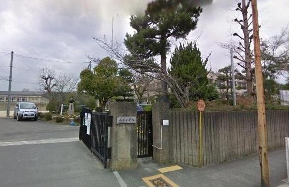 Primary school. Kyotanabe Municipal Miyamaki to elementary school 772m