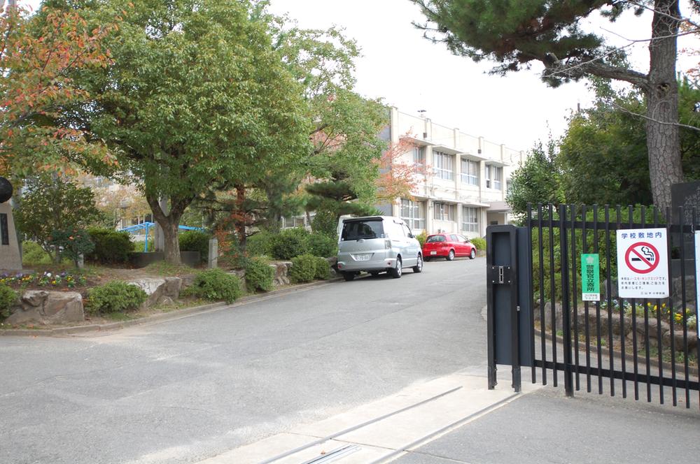 Primary school. Kyotanabe Municipal Miyamaki to elementary school 1695m