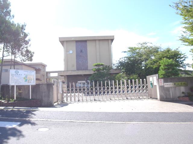 Primary school. Kyotanabe Tatsutakigi to elementary school 841m