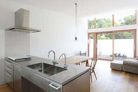 Kitchen. Storage lot ・ Spacious washing in the sink also happy to water purifier visceral hand shower system Kitchen! 