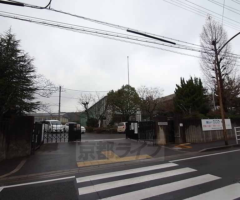 Primary school. Miyamaki up to elementary school (elementary school) 64m