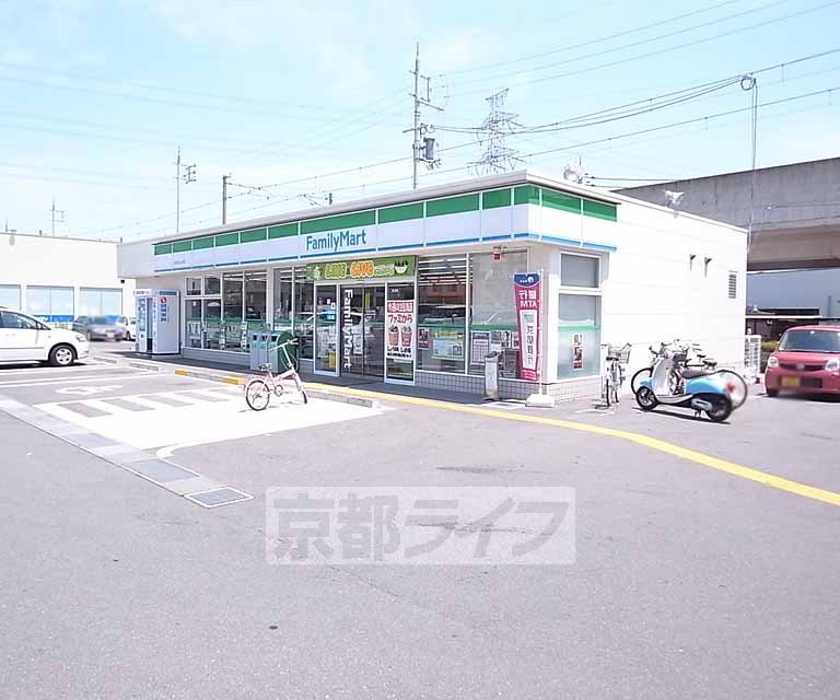 Convenience store. FamilyMart Kyotanabe Miyamaki store up (convenience store) 673m