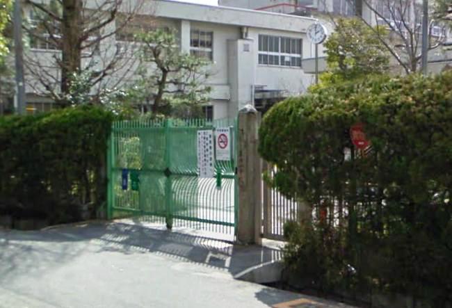 Primary school. Kyotanabe Municipal Kusanai to elementary school 934m