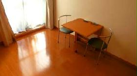 Living and room. Equipping of the desk ・ There are chairs.