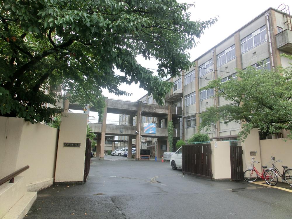 Junior high school. 790m up to junior high school in Kyoto Tatsugami River