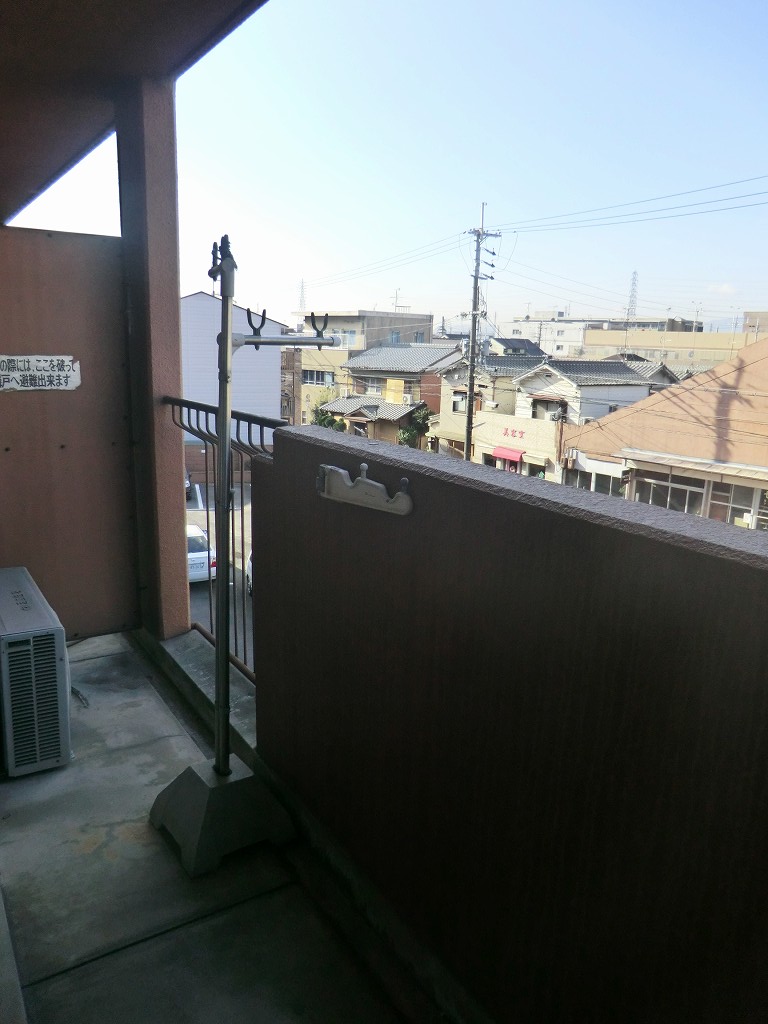 Balcony. It is a photograph of another room ☆