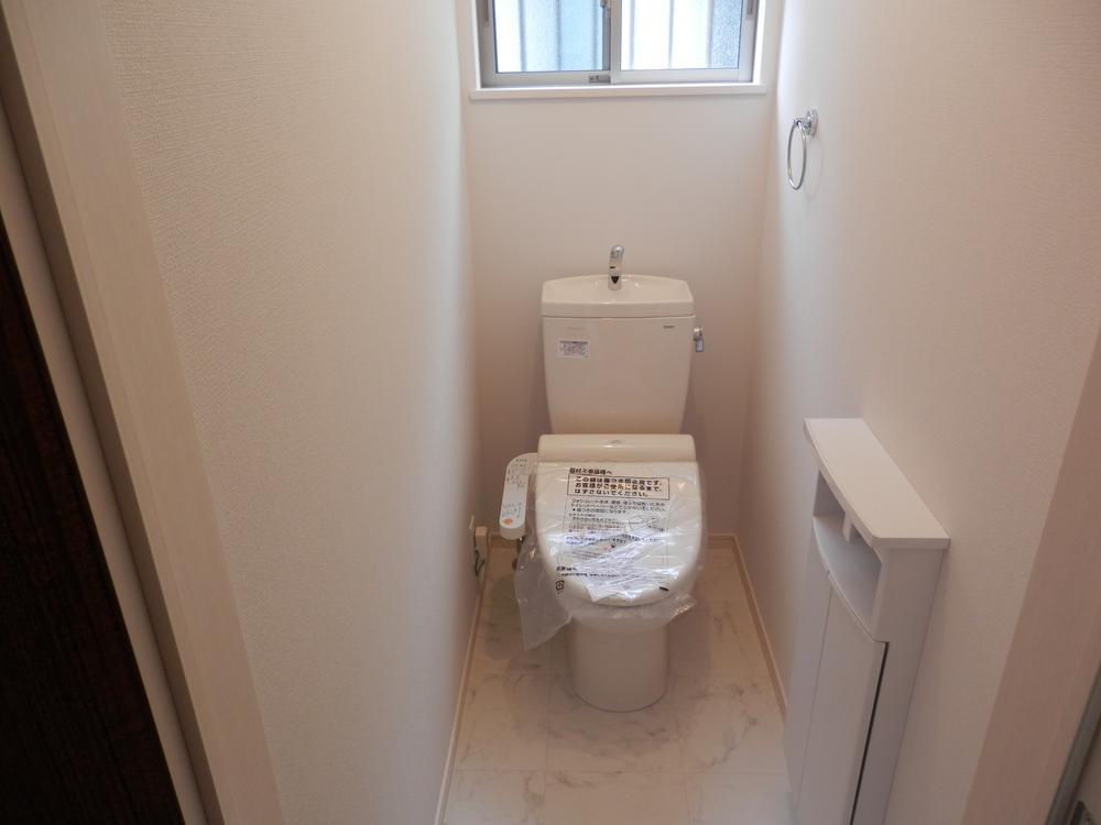 Toilet. Same specifications Photos