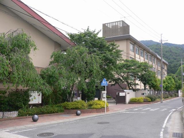 Primary school. 639m to Hino elementary school