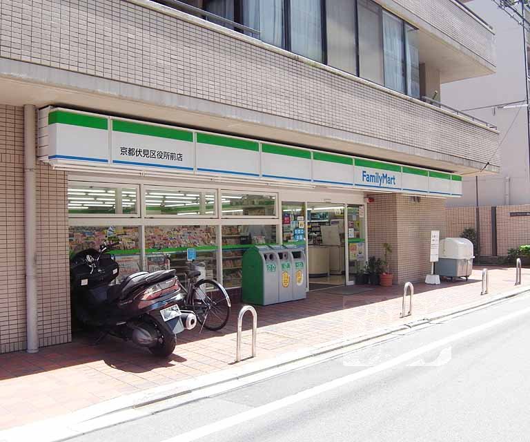 Convenience store. FamilyMart Kyoto Fushimi Kuyakushomae store up (convenience store) 97m