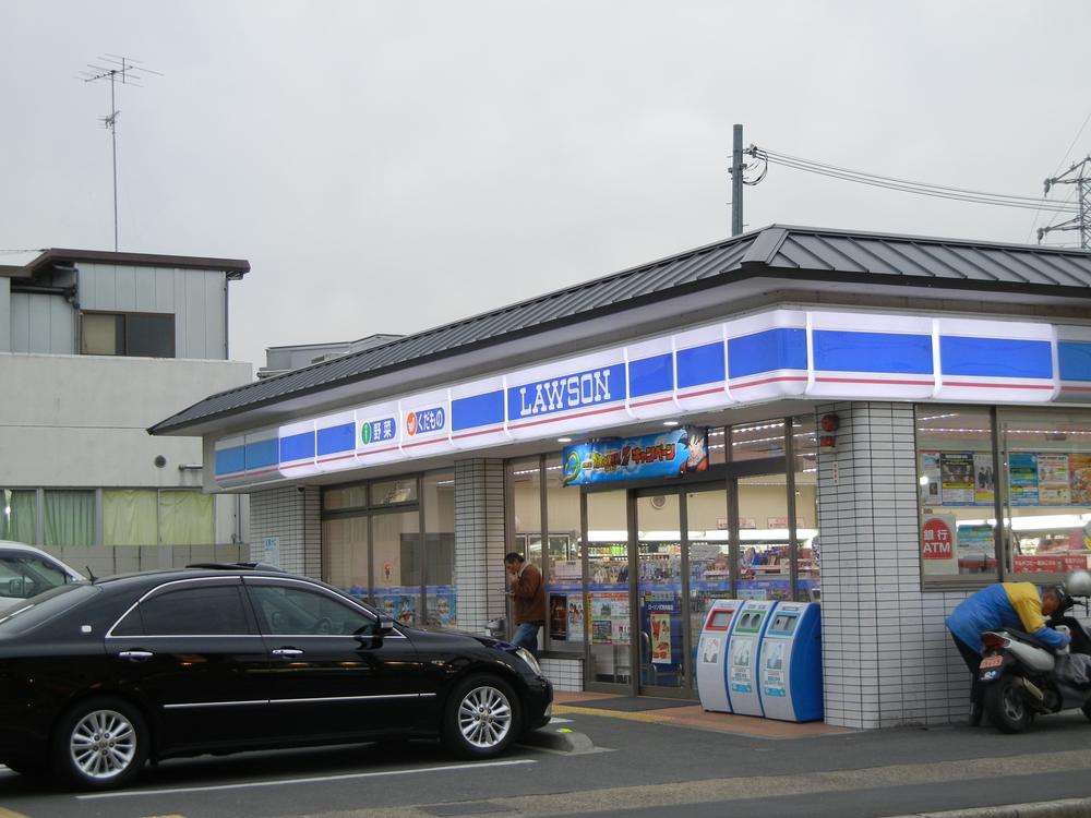 Convenience store. Lawson Until Fushimi Mukojima shop there is a 800m wide parking