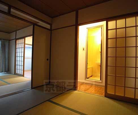 Living and room. Japanese-style room has led in all sliding door.