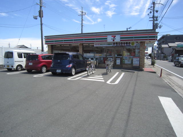 Convenience store. Seven-Eleven Kyoto Fushimi Hazukashi store up (convenience store) 121m