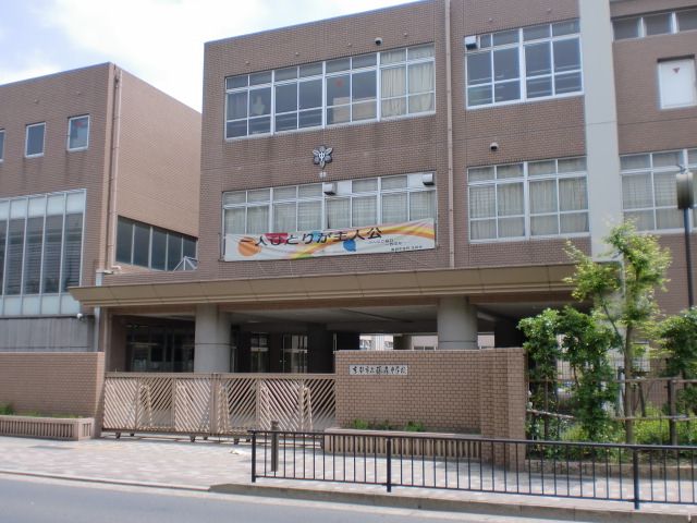 Junior high school. 745m to Kyoto Municipal Fujimori junior high school (junior high school)