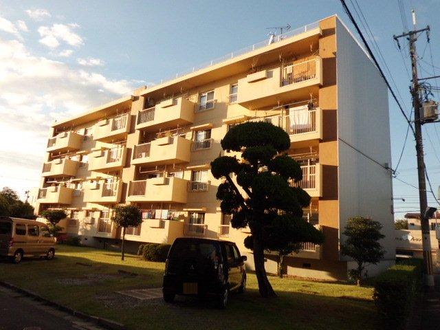 Local appearance photo. Local (10 May 2013) Shooting