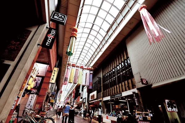Surrounding environment. Major muscle shopping street (6-minute walk ・ About 410m)
