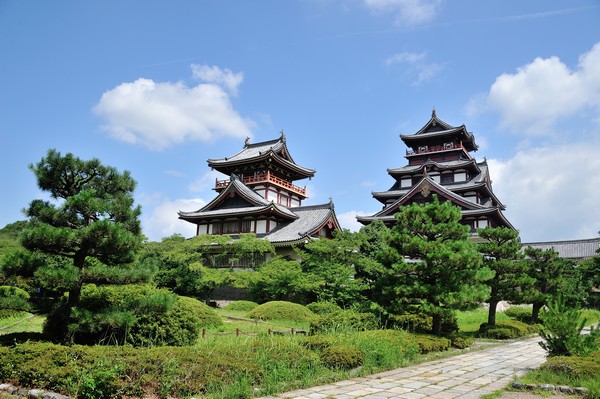 Fushimimomoyama Castle / Castle Toyotomi Hideyoshi has castle attracted the best of the Momoyama period. Around the castle, Fushimimomoyama Castle Sports Park a large park, such as are in place, Stroll through the green slowly, You can enjoy jogging (a 15-minute walk ・ About 1140m)