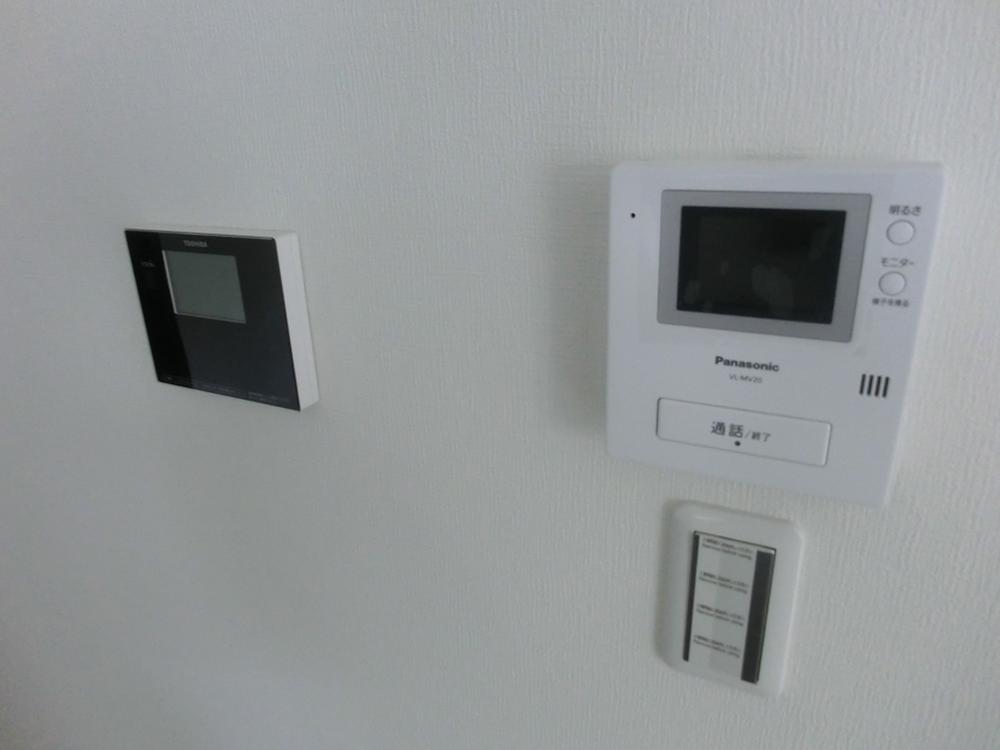 Other. TV monitor with intercom.