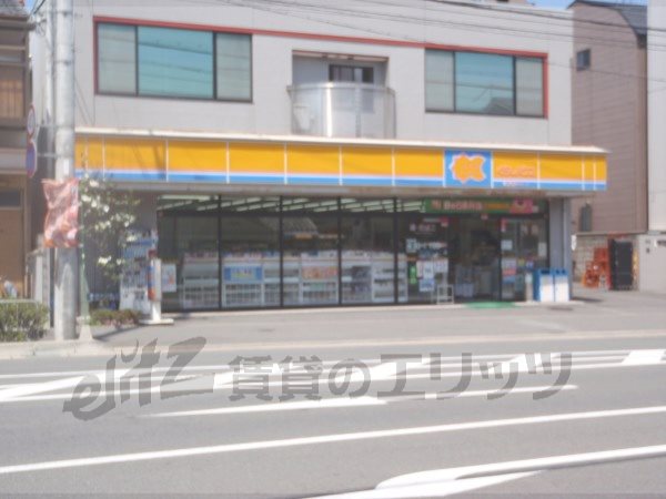 Convenience store. 100m to living House Fushimi Sumiyoshi store (convenience store)