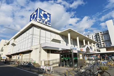 Shopping centre. Izumiya Fushimi Shopping center 1376m