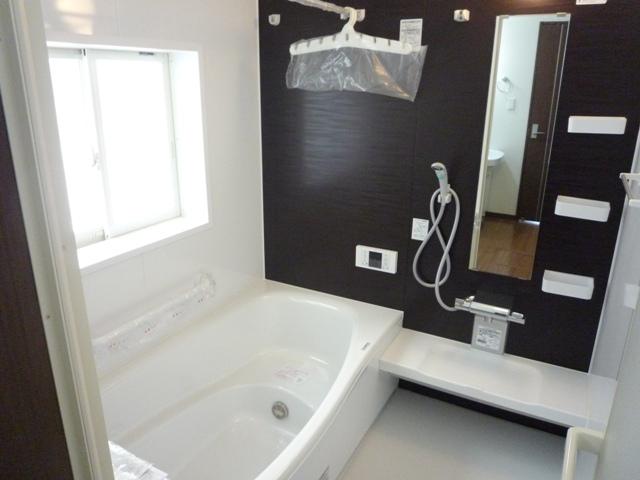 Same specifications photo (bathroom). Same specifications photo (bathroom) Bathroom with heating dryer