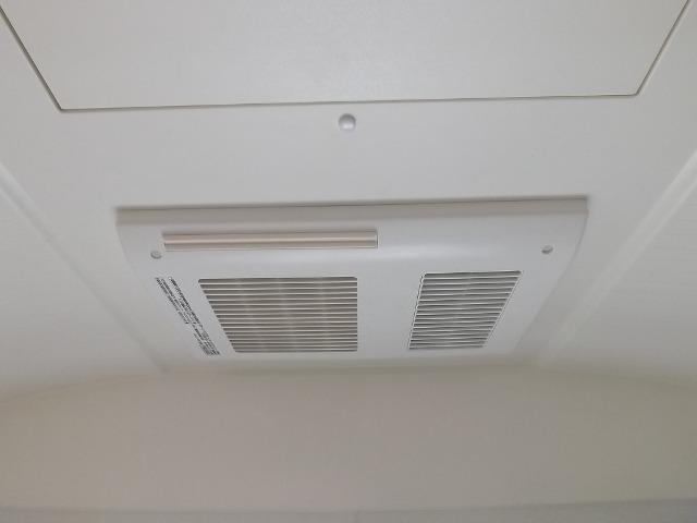 Cooling and heating ・ Air conditioning. When it's cold, I'm happy in the rainy season of the room Dried, Bathroom with heating dryer
