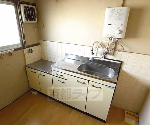 Kitchen. Gas stove is installed Friendly Property.