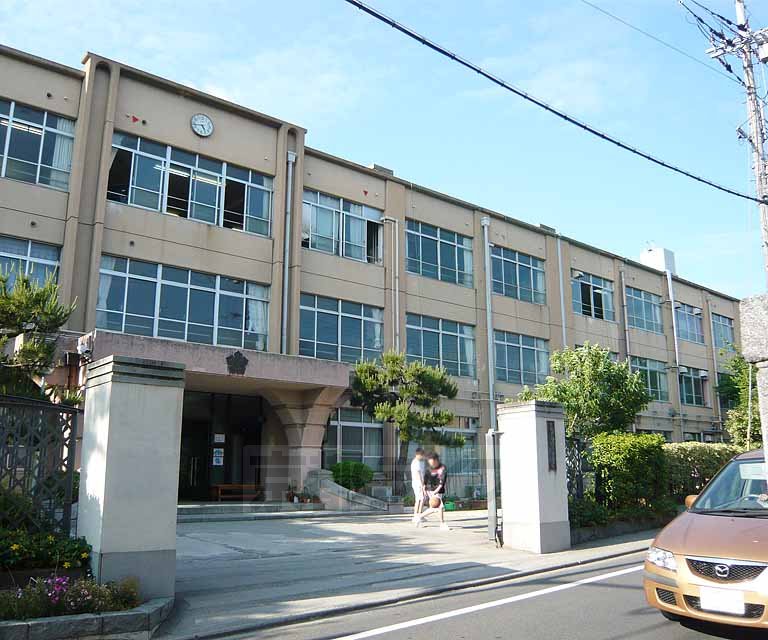 Junior high school. Momoyama 200m until junior high school (junior high school)