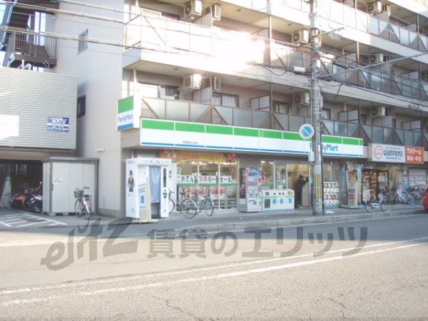 Convenience store. FamilyMart Fukakusa Ryudai Maeten up (convenience store) 730m